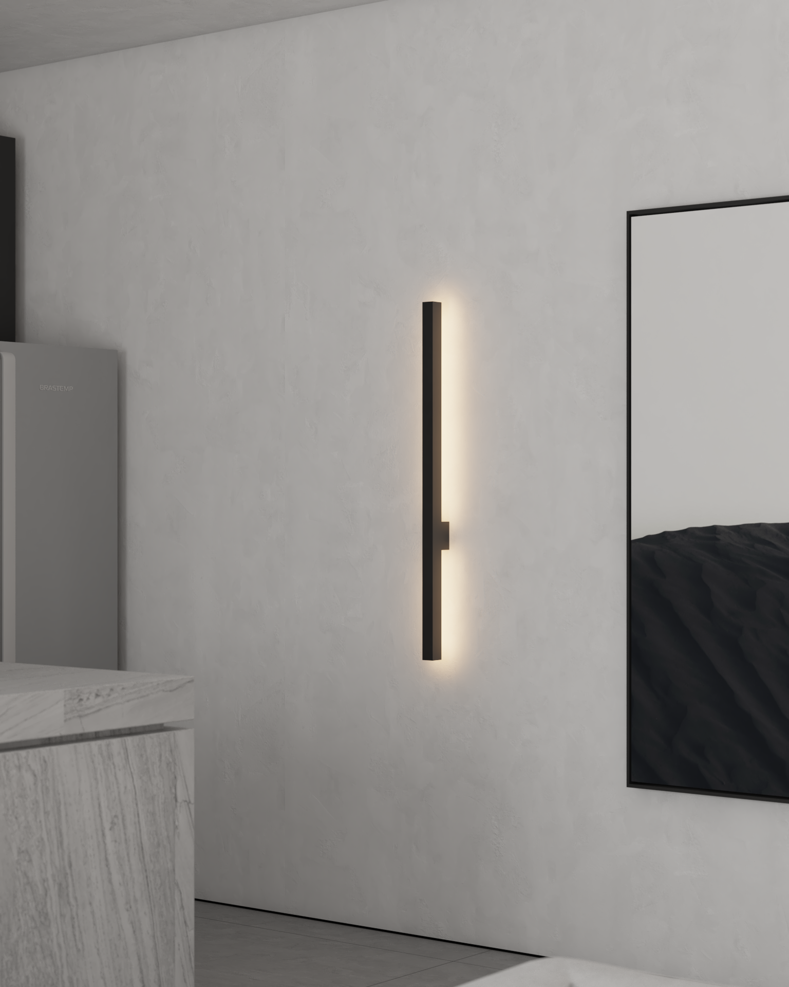 Luminária de parede resistente à água modelo Eclipse Ø40cm instalada em área externa com parede cinza, poltrona azul e plantas decorativas.